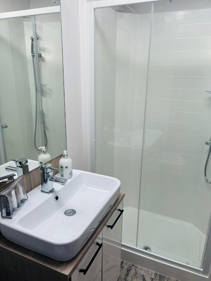 Honey Bee Lodge With Hot Tub York Luaran gambar